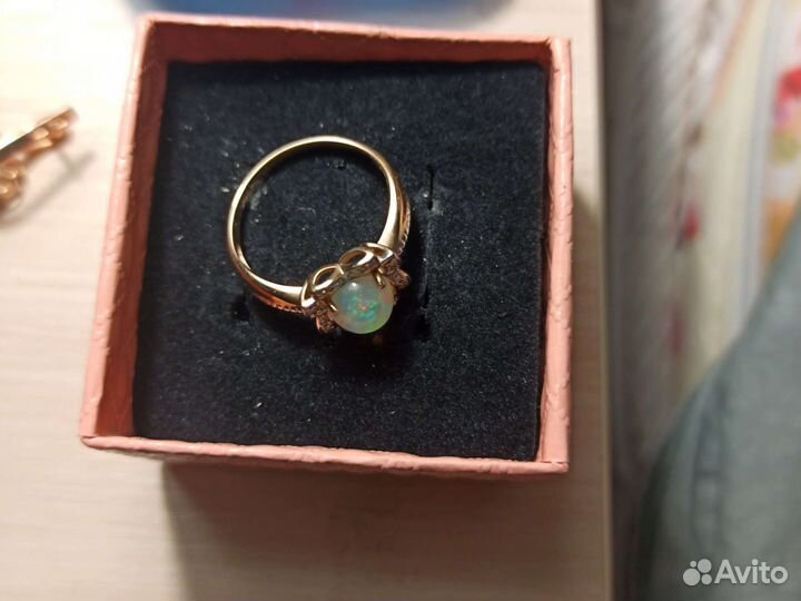 Золотой комплект с бриллиантами и опалами