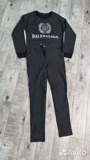 Костюм женский