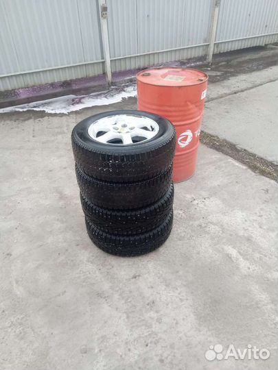 Yokohama BluEarth E75 195/65 R15