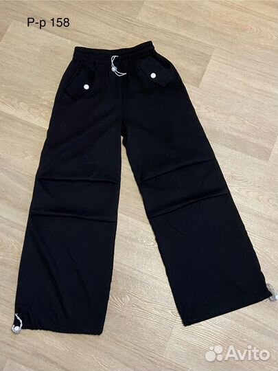 Брюки карго / Водолазки / Футболка белая