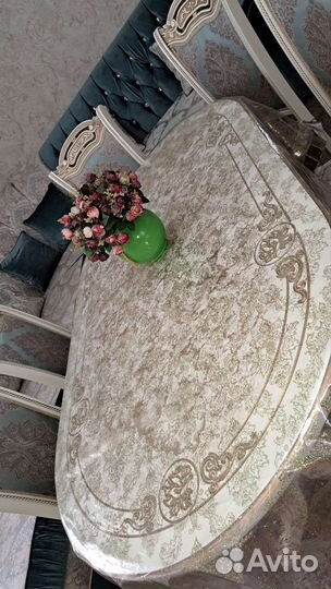 Кухонный стол и стулья комплект. Р