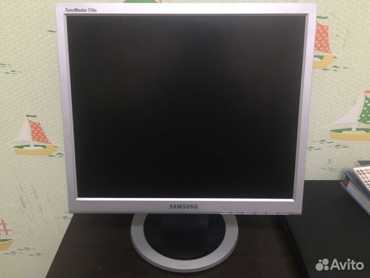 Монитор Samsung