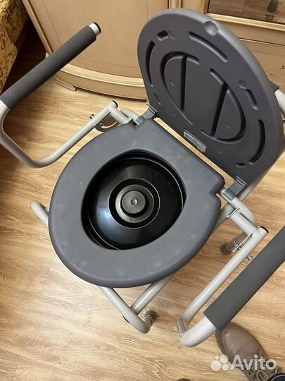 Кресло туалет новое