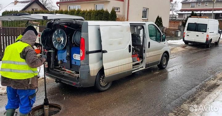 Чистка канализации. Опытный сантехник