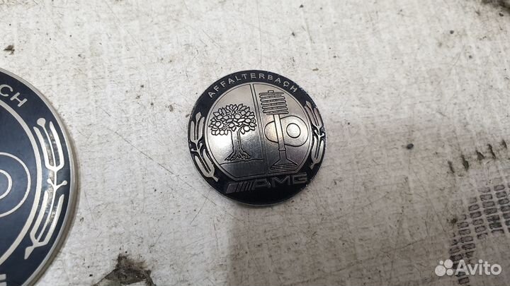 Шилдик (эмблема) на Mercedes-Benz W219 AMG