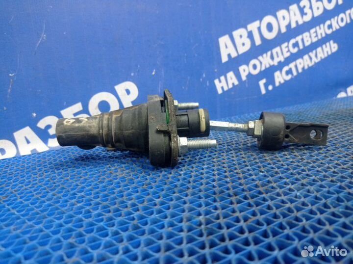 Главный цилиндр сцепления Toyota Auris хэтчбек 1ZR