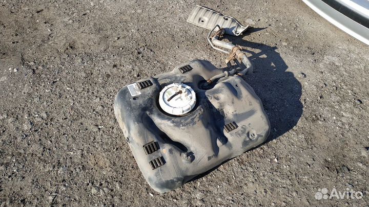 Бак топливный, бензобак Хонда Цивик 8 4D