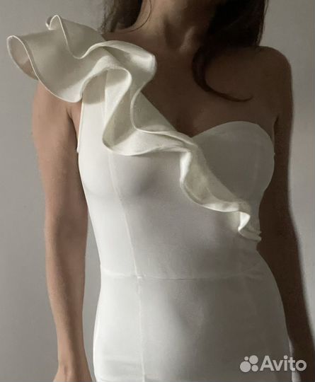 Мини платье H&M с воланом 40-42