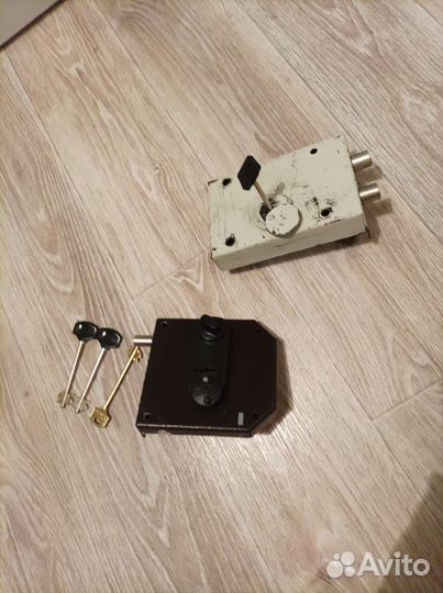 Замок накладной эльбор