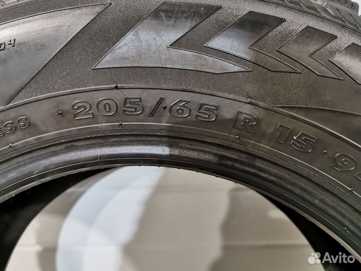 Nokian Tyres Hakkapeliitta 4 205/65 R15 94T