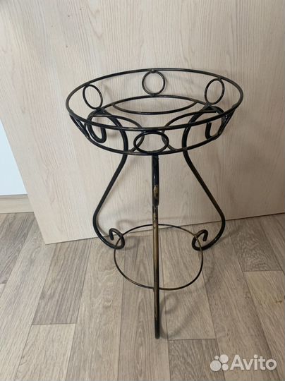 Подставка под цветы