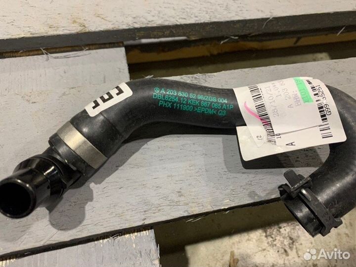 Патрубок охлаждения задний Mercedes-Benz C-Class