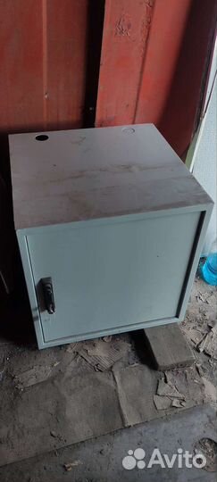 Серверные шкафы и коммутационное оборудование