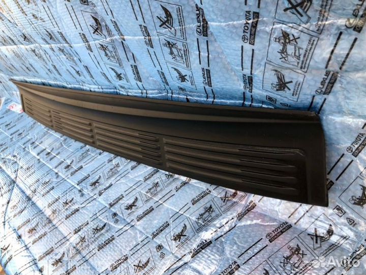 Накладка бампера задняя Lexus Lx 570 2007-2011