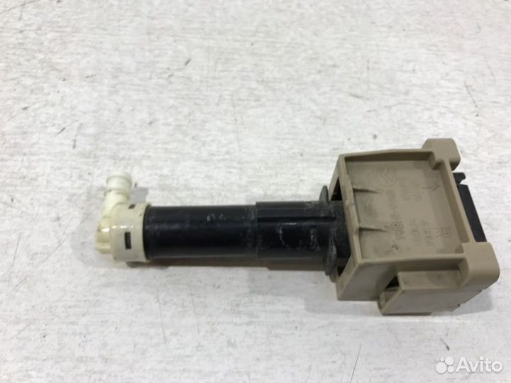 Форсунка омывателя фары передняя правая Mazda Cx-7