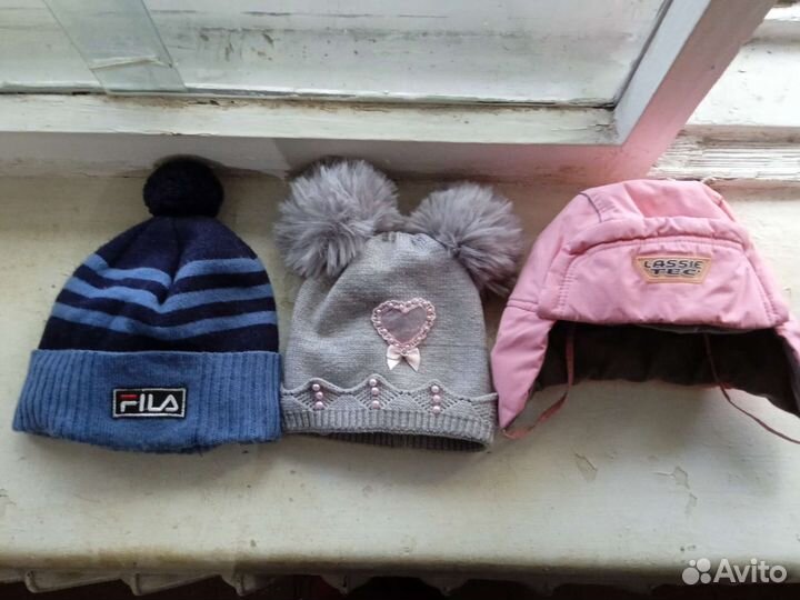 Детские шапочки (много)