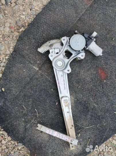 Стеклоподъемник передний правый Toyota Passo KGC10