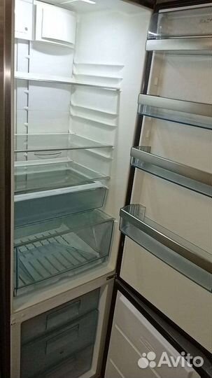 Холодильник бу AEG