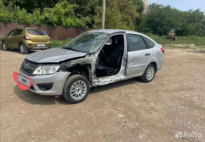 LADA Granta 1.6 МТ, 2020, битый, 43 800 км