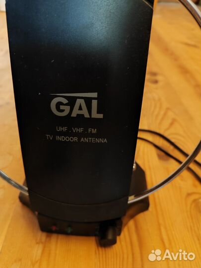 Антенна комнатная с усилителем