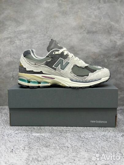 Кроссовки New Balance 2002R (42)