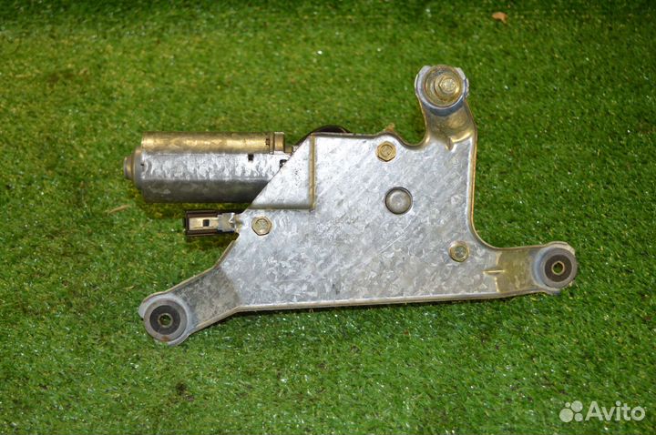 Моторчик дворника задний Mitsubishi Carisma