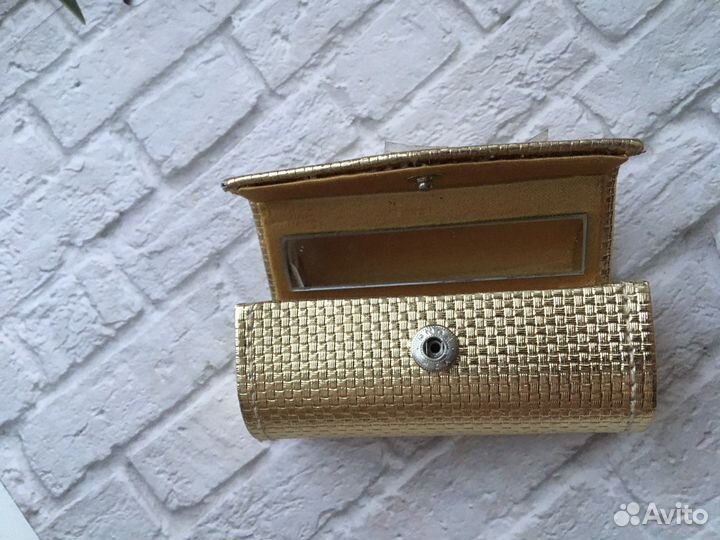 Футляр для помады