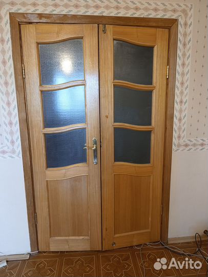 Двери межкомнатные деревянные б/у