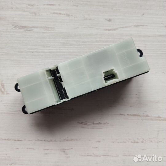 Блок управления стеклоподъемниками Nissan Maxima