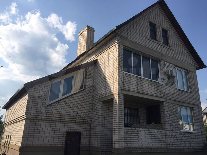 Коттедж 400 м² на участке 11 сот.