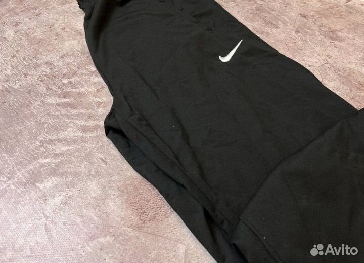 Спортивные костюмы Nike эргономичные