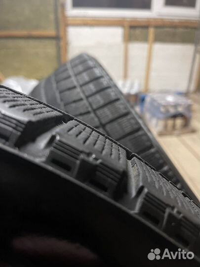 Bridgestone Blizzak VRX 225/45 R19