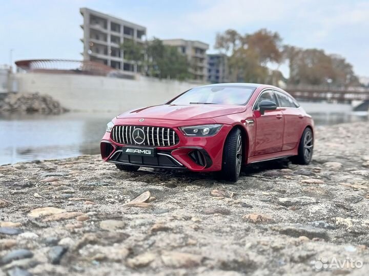 1:18 Norev Mercedes Benz S63 AMG 4-door Coupe