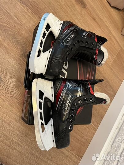 Хоккейные коньки bauer y11ee