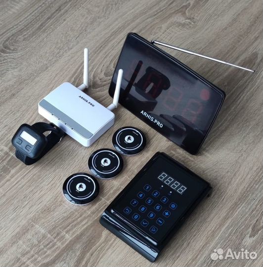 Кнопка вызова официанта с часами, табло, усилитель