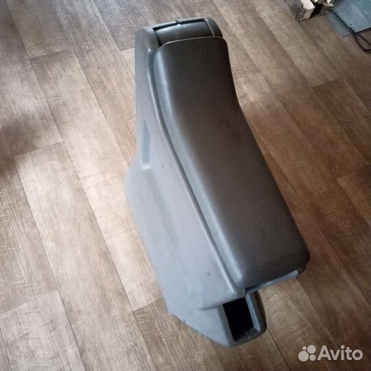 Автомобильный столик Mercedes Vito