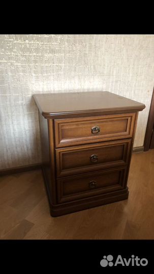 Тумба прикроватная италия