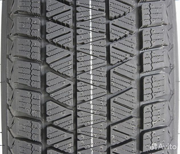 Bridgestone Blizzak DM-V3 285/45 R22 110T