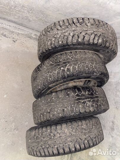 R15 Nokian Tyres Hakkapeliitta 8 185/65, PCD 4x100 DIA 56.5