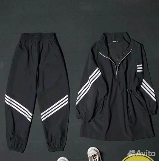 Спортивный костюм женский