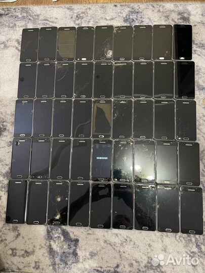 Лот телефонов samsung A3