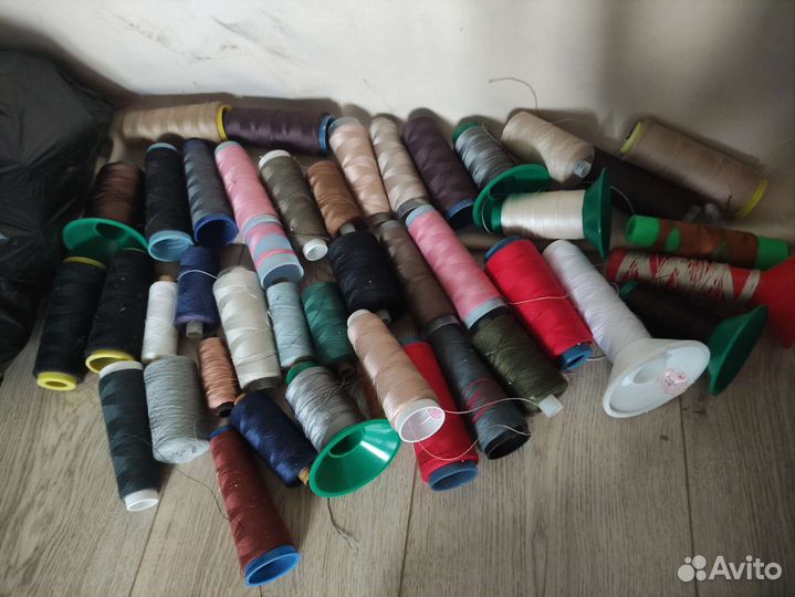 Нитки швейные