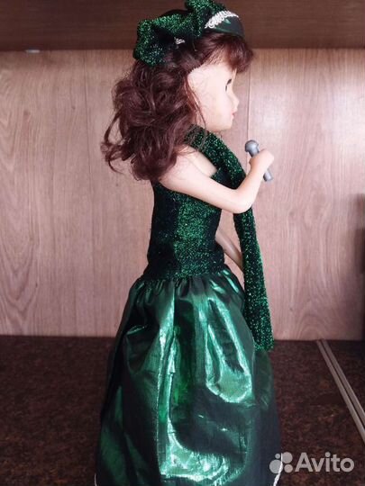 Кукла музыкальная