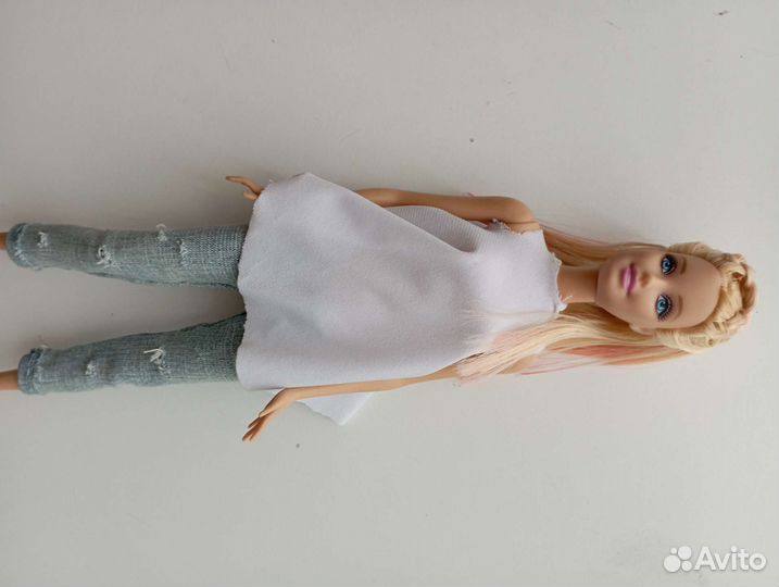 Barbie кукла шарнирная в коленях
