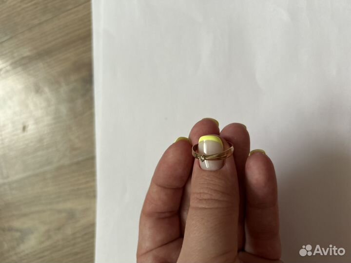 Колечко золотое с фианитом