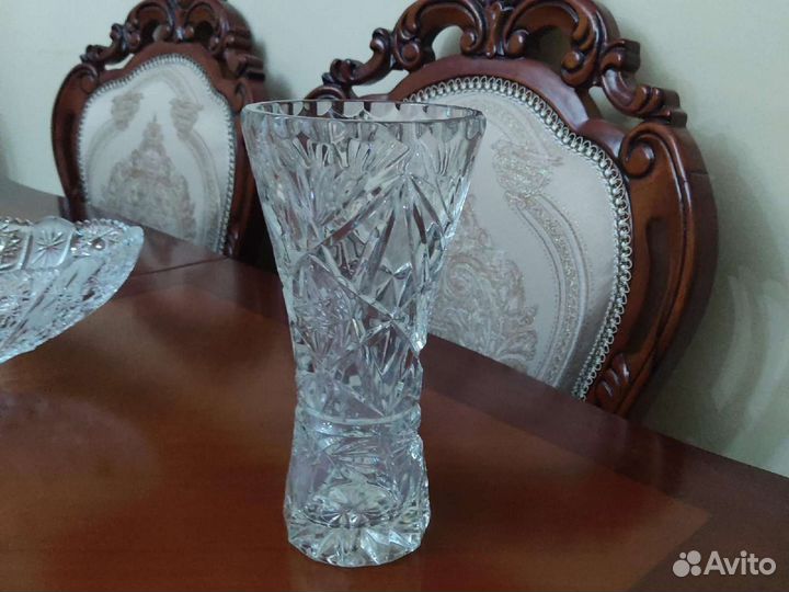 Посуда хрустальная много