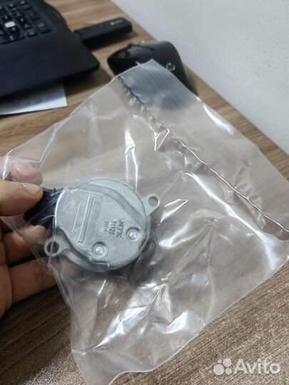 Датчик хола, датчик распредвала 058905161B