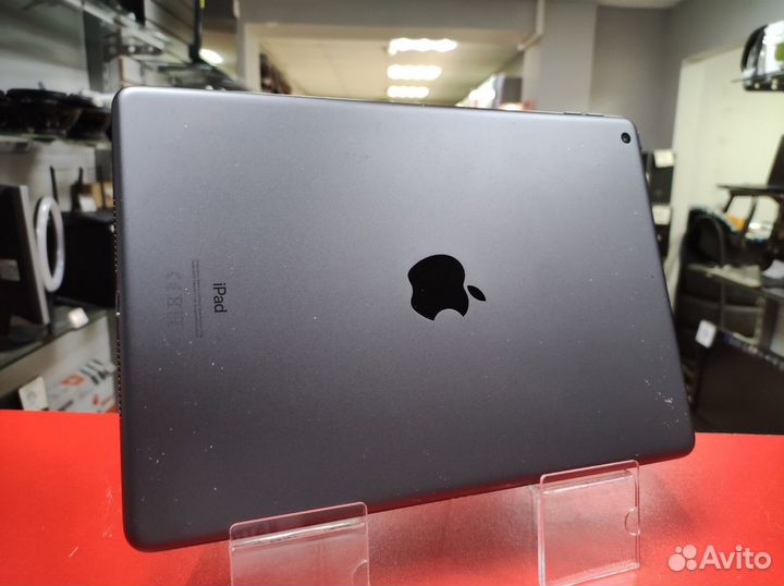 Планшет Apple iPad 2020 128Gb Wi-Fi