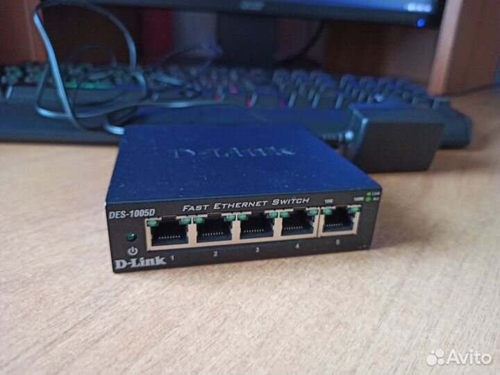 Коммутатор D-link des-1005d