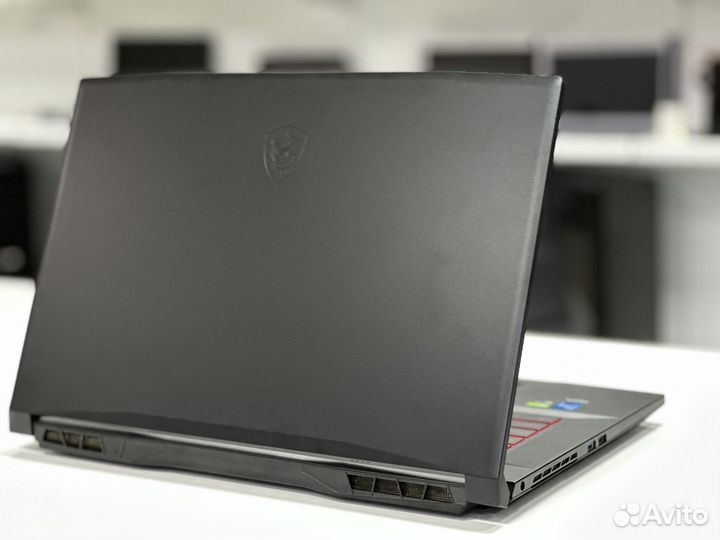 Ноутбук msi i5-11400h gtx 1650-4gb озу 8gb